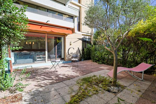 Aix-en-Provence (13100) Appartement 2 pièces en rdc avec grande terrasse, cave et parking