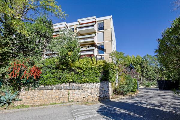 Aix-en-Provence (13100) Appartement 2 pièces en rdc avec grande terrasse, cave et parking