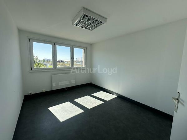 BUREAUX à LOUER de 74 m²
