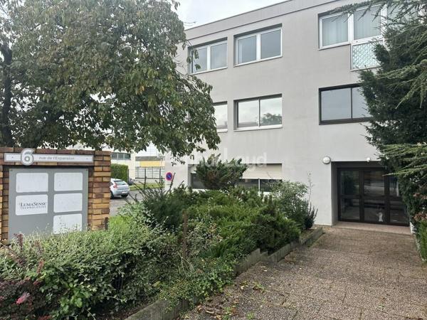 BUREAUX à LOUER de 74 m²