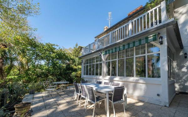Appartement à vendre    5 pièces • 131,81 m2 Arcachon