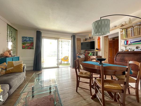 A vendre, dans le centre de Périgueux (24) en résidence de standing superbe appartement type 2