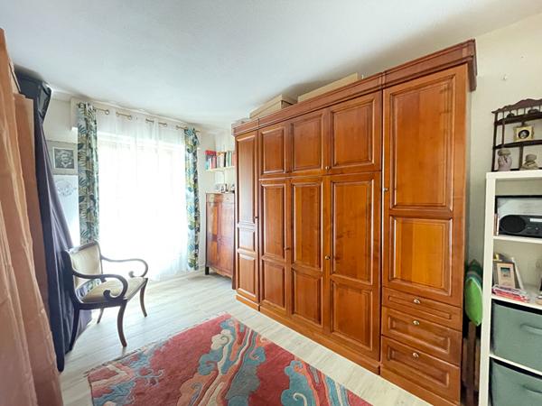 A vendre, dans le centre de Périgueux (24) en résidence de standing superbe appartement type 2