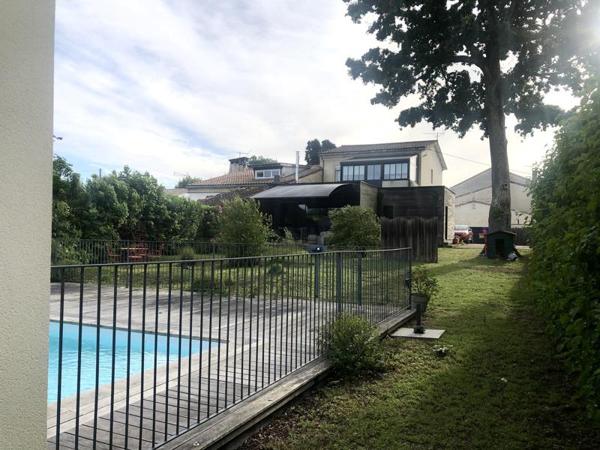 Maison à vendre 551 200 € Ludon-Médoc 6 p 217 m² DPE C