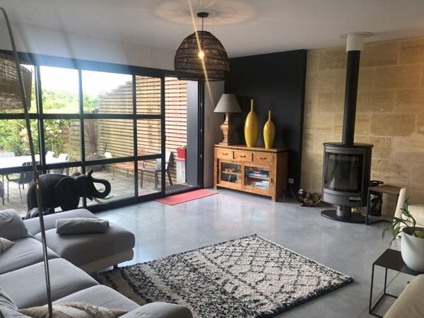 Maison à vendre 551 200 € Ludon-Médoc 6 p 217 m² DPE C
