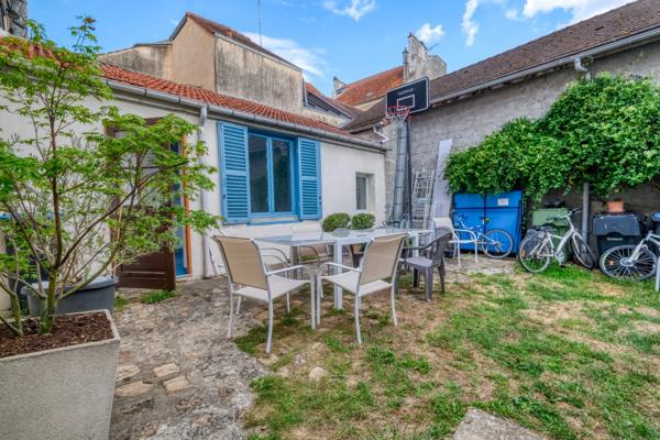 Christophe Michaudelle –  CAPIFRANCE vous propose proche de Meaux - Saint Soupplets, à Lizy sur Ourcq : Proche des commodités rue Jean Jaurès, maison de ville (ancienne école de musique),