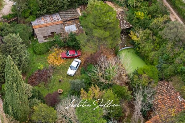 En exclusivité: Idéal projet familial ou artisanal – Propriété ancienne à rénover - T4 173 m² en r+1 et 212 m² de dépendances sur 2 548 m² de terrain plat et clôturé – Aubagne / Éoures