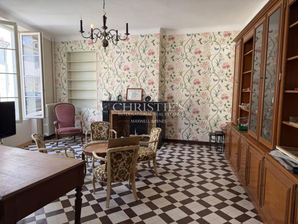 Bâtisse historique à rénover en coeur de village