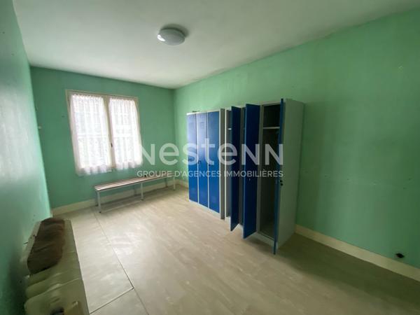 Nestenn Igny - Commerce et logement indépendant proche de Place de la Ferme avec ses commerces et transports en communs, idéale activité professionnelle, investissement locatif ou projet de réaménagement, promoteur.