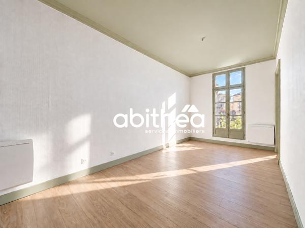Superbe appartement T3 lumineux et traversant en plein centre historique