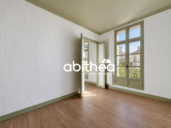 Superbe appartement T3 lumineux et traversant en plein centre historique