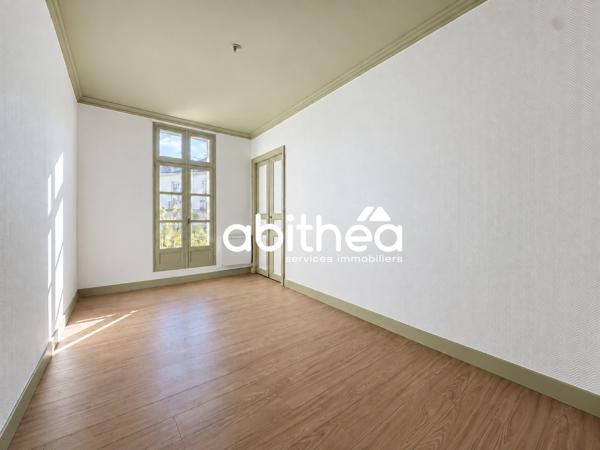 Superbe appartement T3 lumineux et traversant en plein centre historique