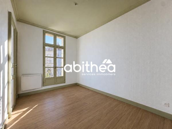 Superbe appartement T3 lumineux et traversant en plein centre historique