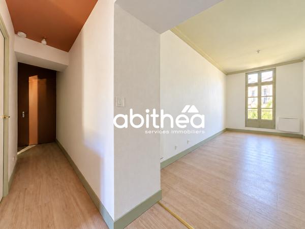 Superbe appartement T3 lumineux et traversant en plein centre historique