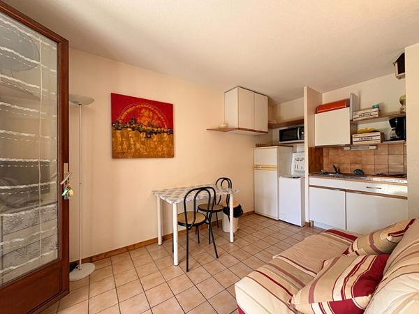 17640 VAUX SUR MER 500m mer Appt 2 pièces + loggia