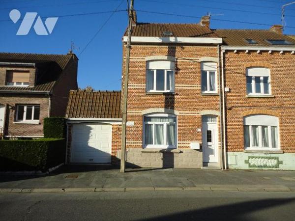 EXCLUSIVITE - A VENDRE sur HAZEBROUCK dans le NORD (59) - MAISON style 1930 sur et avec un terr...