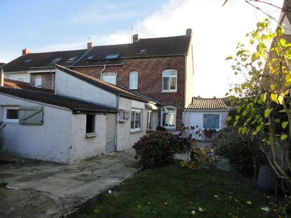 EXCLUSIVITE - A VENDRE sur HAZEBROUCK dans le NORD (59) - MAISON style 1930 sur et avec un terr...