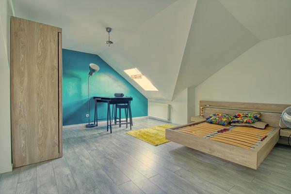 Pavillon bâti en 2004 à quelques minutes à pieds de la gare RER A