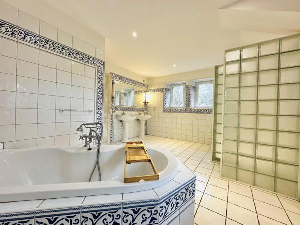 Maison 8 pièces - 225 m²