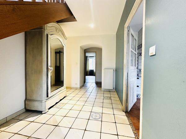 Maison 8 pièces - 225 m²