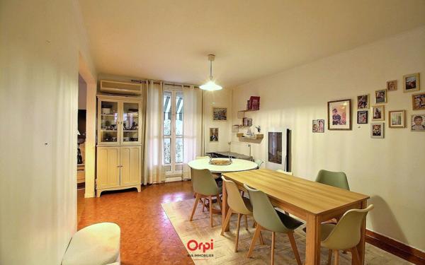 Appartement à vendre    4 pièces • 73,59 m2 Marseille 11
