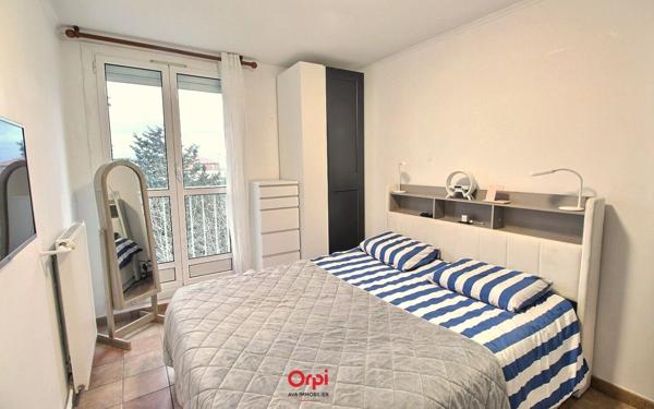 Appartement à vendre    4 pièces • 73,59 m2 Marseille 11