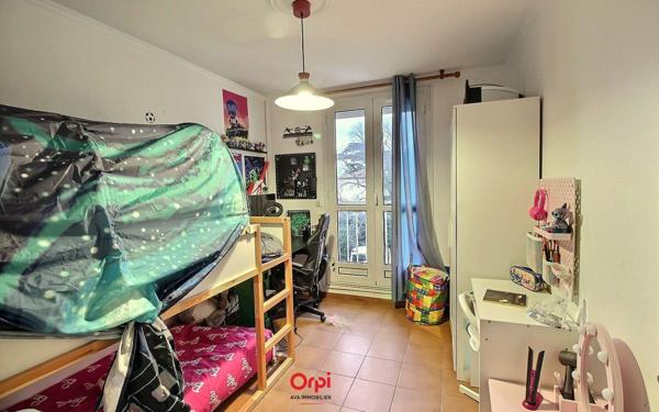 Appartement à vendre    4 pièces • 73,59 m2 Marseille 11