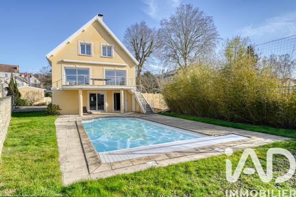 Maison à vendre 10 pièces 246,75 m² Triel-sur-Seine