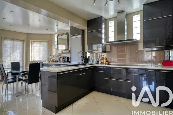 Maison à vendre 10 pièces 246,75 m² Triel-sur-Seine