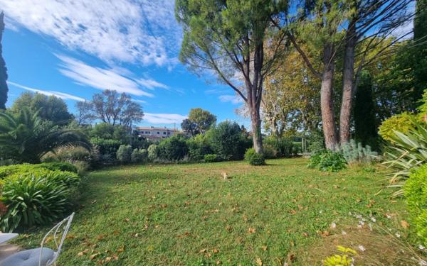 Maison à vendre    5 pièces •  Montfavet - Avignon