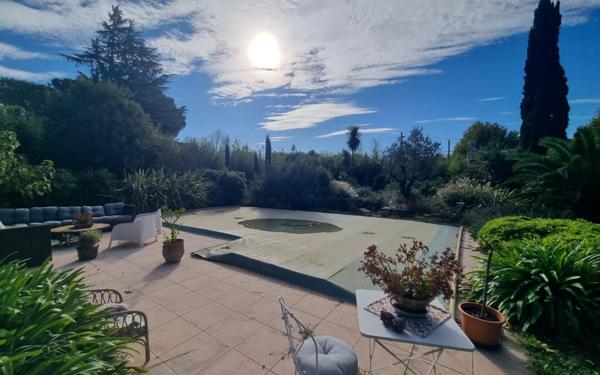 Maison à vendre    5 pièces •  Montfavet - Avignon