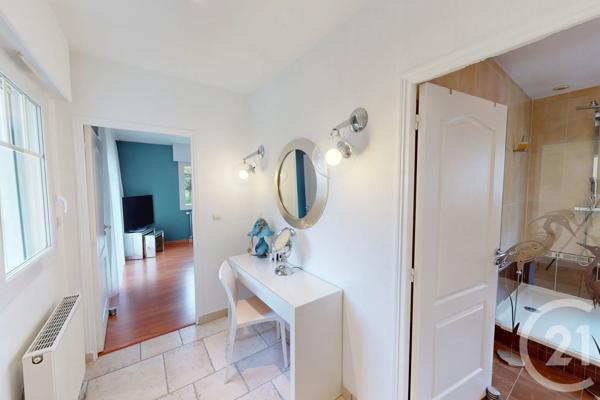 Maison à vendre  5 pièces - 205,05 m 2   MORCOURT  - 02