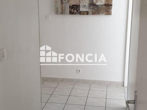 Location Maison 5 pièces 125 m² - 17 RUE DE LA SYRAH Caissargues 30132