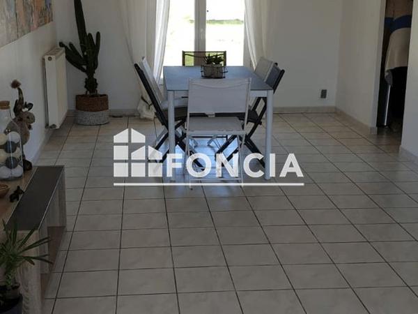 Location Maison 5 pièces 125 m² - 17 RUE DE LA SYRAH Caissargues 30132