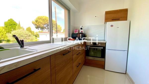 Boulouris- Appartement rénové avec aperçu mer