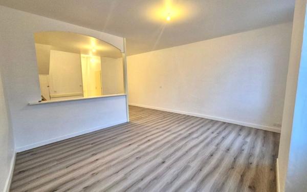 Maison à louer    4 pièces •  Targon