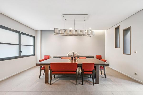 Vente Hôtel particulier Paris 15 7 Pièces 300 m²