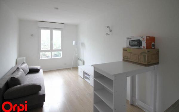 Appartement à louer    1 pièce •  Cergy