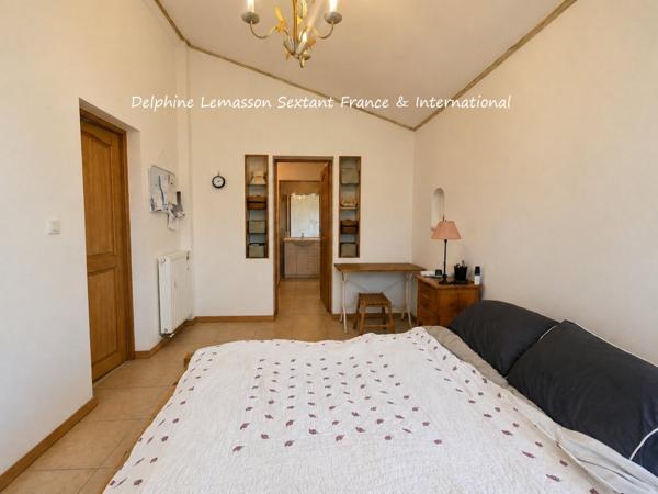 Maison de charme avec piscine et jardin arboré