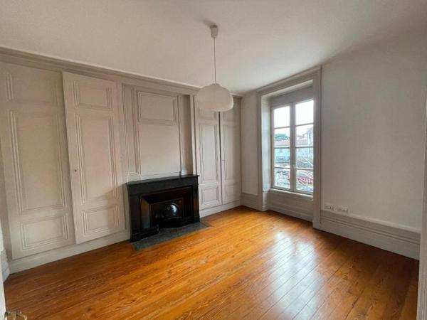 Appartement 2 pièces de 43 m² à Neuville sur saone