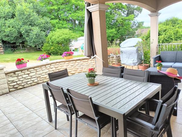 Dans un cadre buccolique, un cadre paisible, venez poser vos valises dans cette villa contemporaine