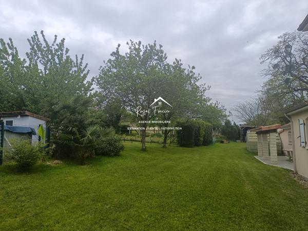Dans un cadre buccolique, un cadre paisible, venez poser vos valises dans cette villa contemporaine