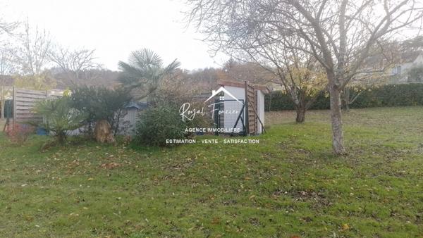 Dans un cadre buccolique, un cadre paisible, venez poser vos valises dans cette villa contemporaine