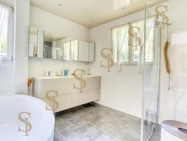Belle propriété familiale avec 2300m² de terrain