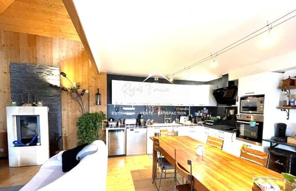 Bien stiué, maison ancienne très agréable