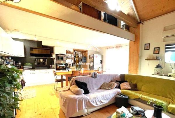 Bien stiué, maison ancienne très agréable