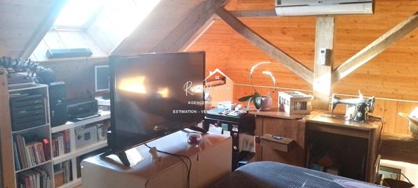 Bien stiué, maison ancienne très agréable