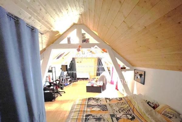 Bien stiué, maison ancienne très agréable