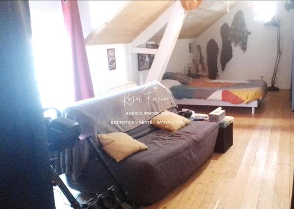 Bien stiué, maison ancienne très agréable