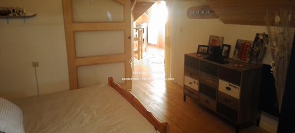 Bien stiué, maison ancienne très agréable